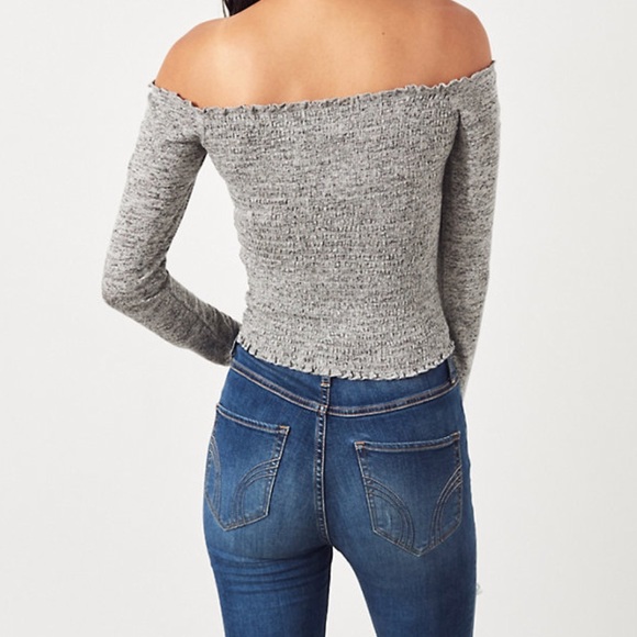 New Hollister top - Picture 3 of 8